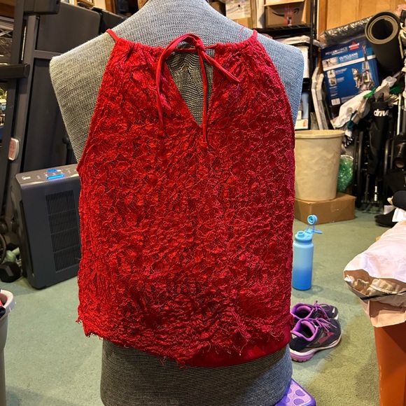 No sleeved red lace top - Picture 3 of 6